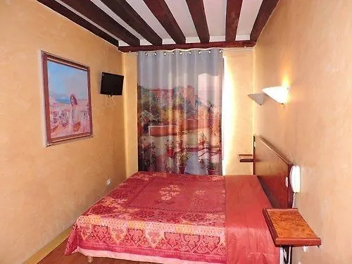 Residence De Bourgogne Paris 3*,  France